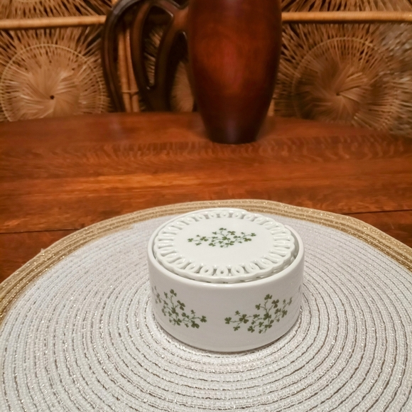 Shamrock Ceramic Lattice Coasters with Holder - Picture 5 of 5